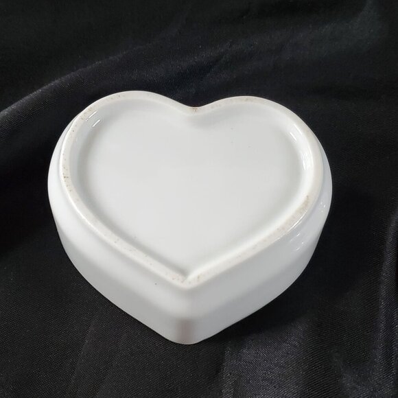 VTG TAKAHASHI Heart Shape Floral Porcelain Trinket/Jewelry Box Made In Japan - Picture 6 of 10